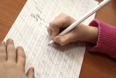 В Нижегородской области с 5 ноября ученики 1-5 классов продолжат обучение в очном формате, ученики 6-11 классов будут осваивать образовательные программы дистанционно. Такое решение принято на уровне губернатора и правительства Нижегородской области.