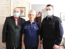 Выксунские полицейские поздравили ветеранов с Днем защитника Отечества.