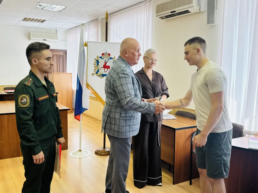 В Выксе состоялось торжественное вручение ключей от квартиры