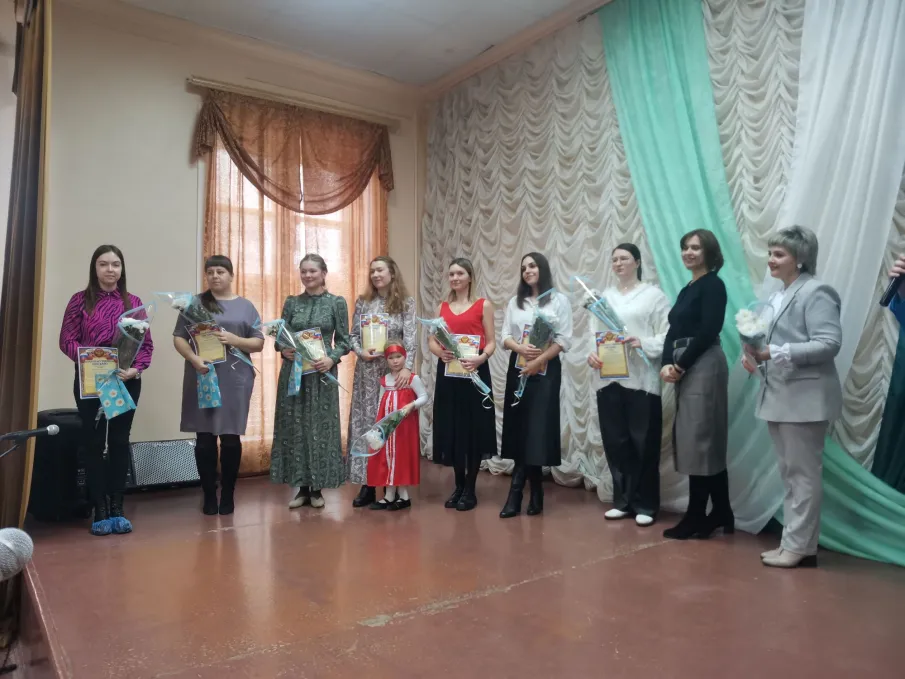 Сегодня чествовали мам