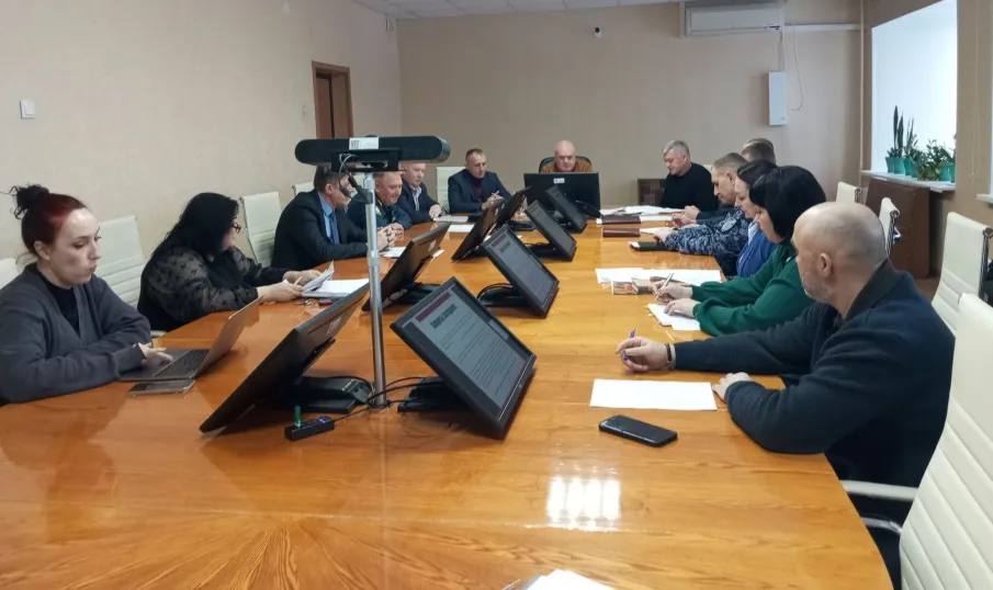 24 декабря  в администрации округа состоялось плановое, заключительное в 2025 году, заседание антитеррористической комиссии городского округа город Выкса под председательствованием главы местного самоуправления Владимира Викторовича Кочеткова