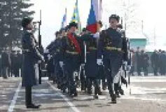 Уважаемые выксунцы! Примите искренние поздравления с Днём защитника Отечества!